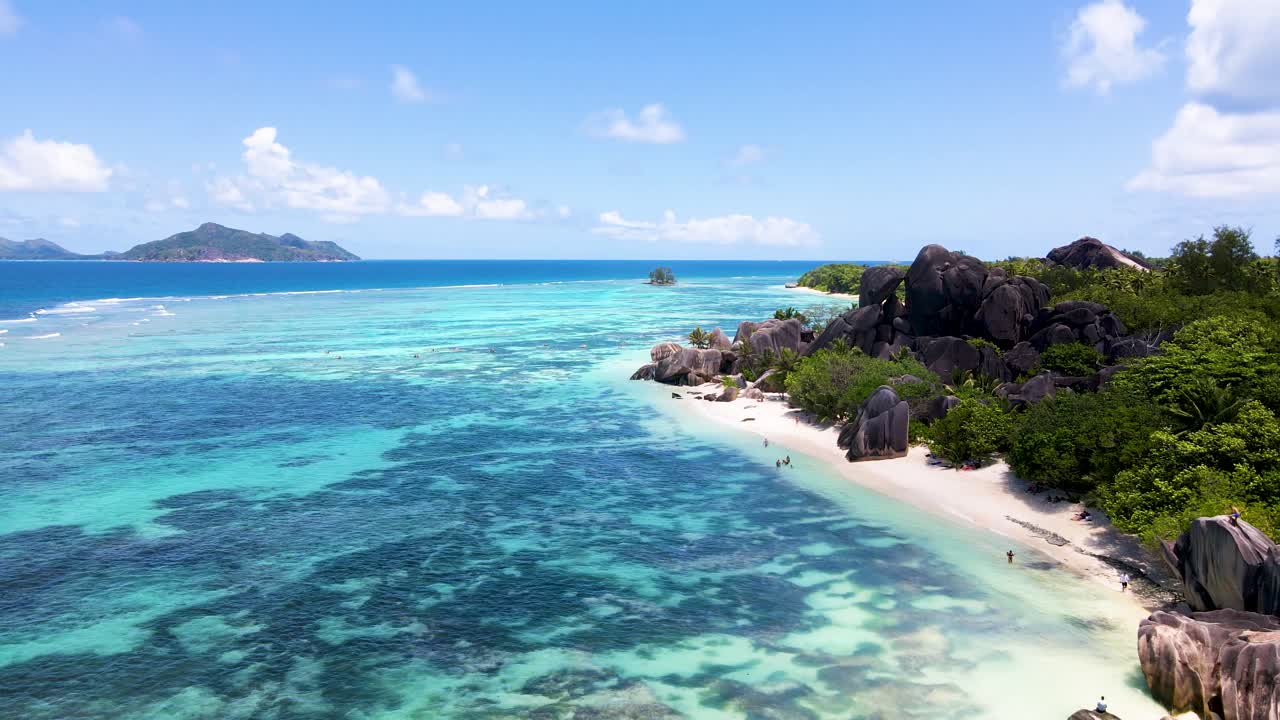 Rocce di La Digue, Seychelles - Drone Aereo28.mp4