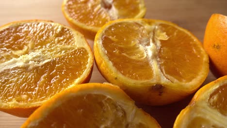 textura de frutas de naranja en rodajas en fondo giratorio