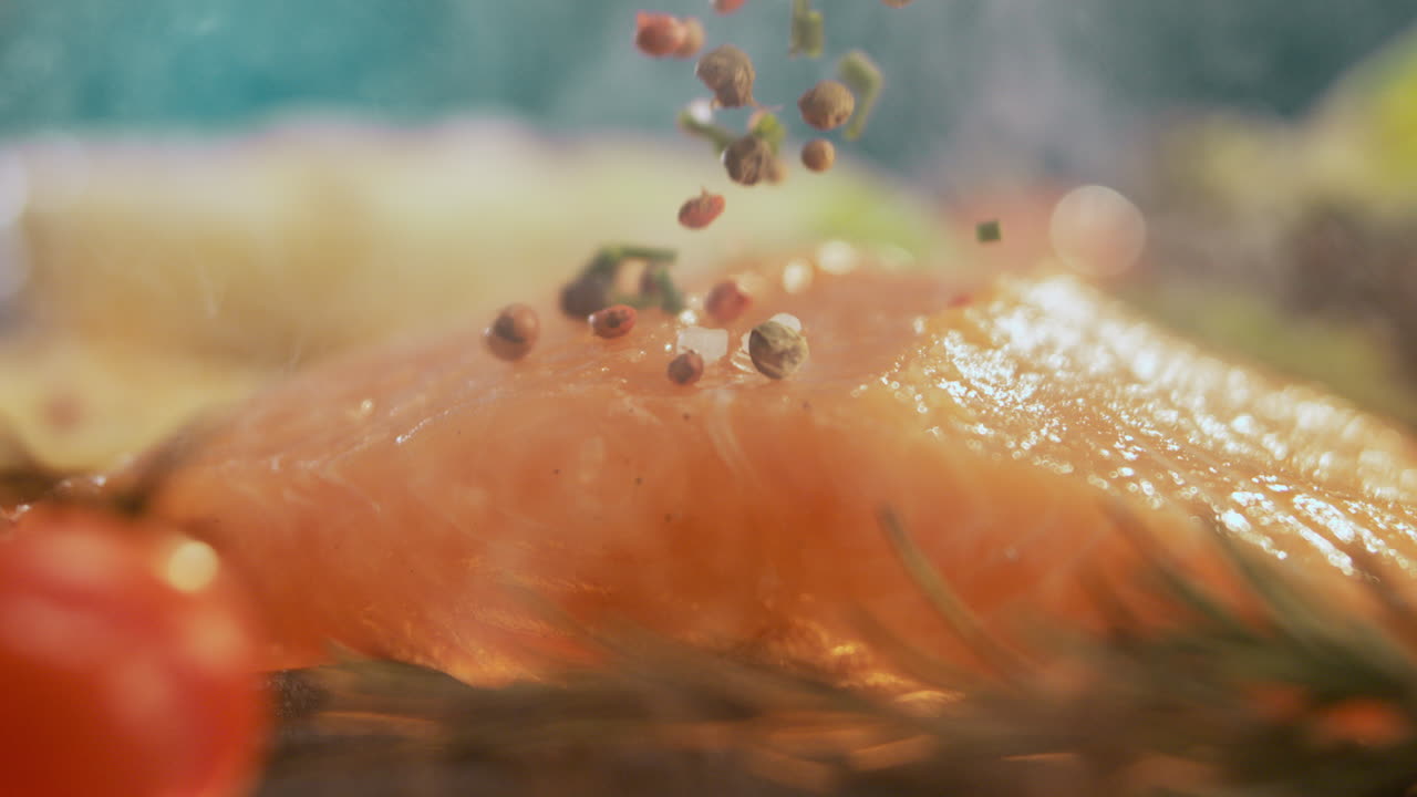 레몬과 허브로 긴 연어