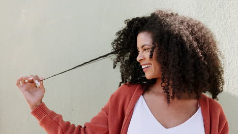 Haare,-Glücklich-Und-Lächeln-Mit-Einer-Schwarzen-Frau