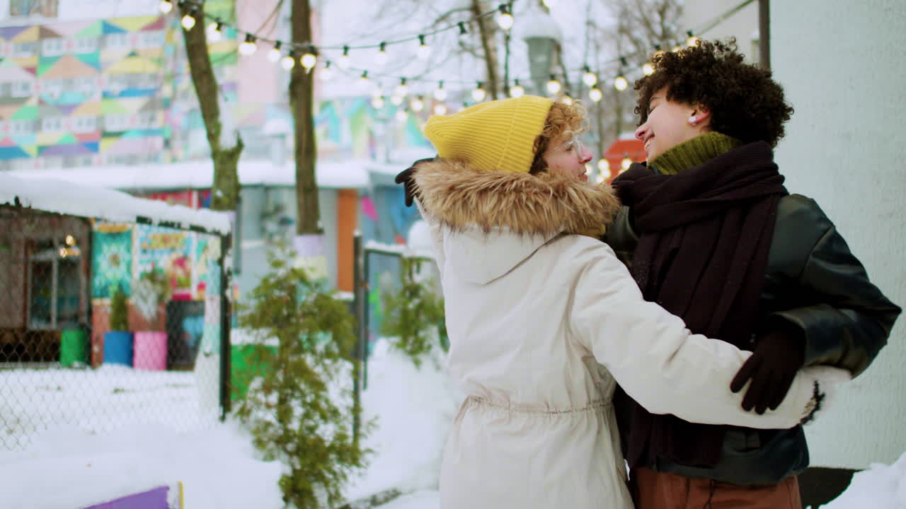 함께 즐거운 시간을 보내는 여자친구