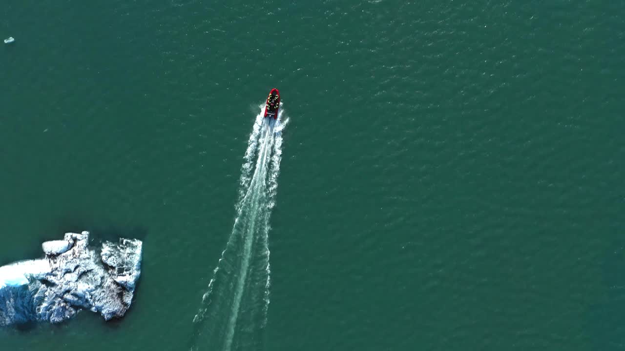 Boat Tour near Icebergs