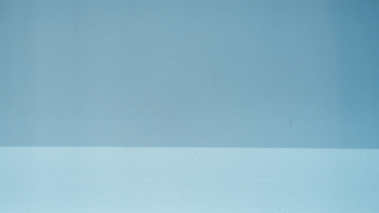 파란색 배경에 초록 빛