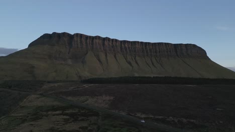 benbulbin montaña de mesa irlandesa - imágenes de drones cinematográficos en 4k - co