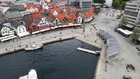 Puerto-En-El-Centro-De-La-Ciudad-De-Stavanger