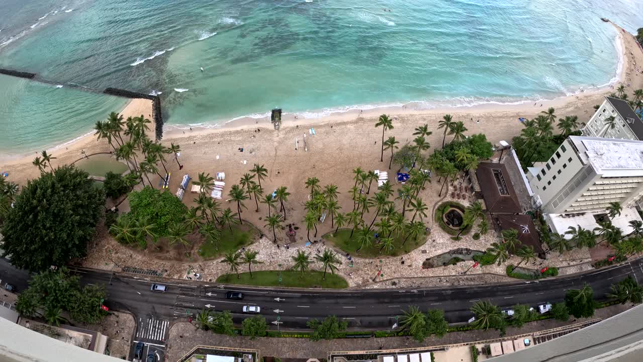 Vista Stradale di Waikiki Beach in 4K