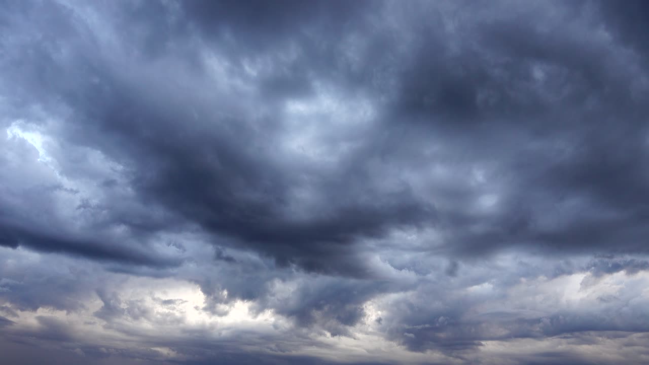 Stormskyer på himlen