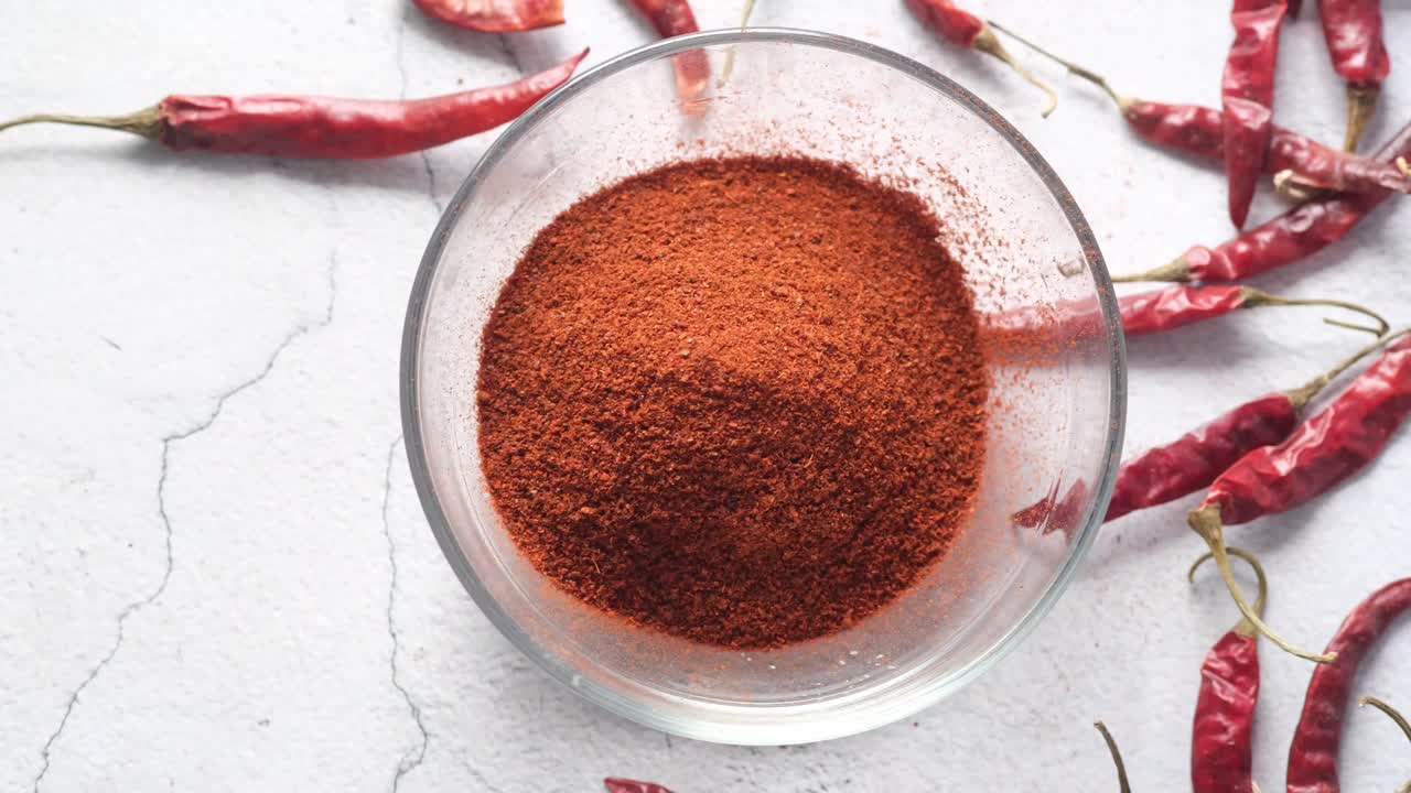 Dried Chili Peppers and Chili Powder