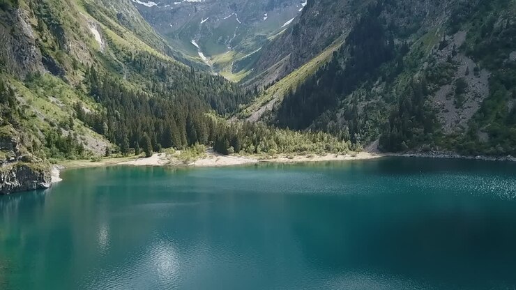 Viaggio rilassante sul Lago Lauvitel nelle Alpi francesi