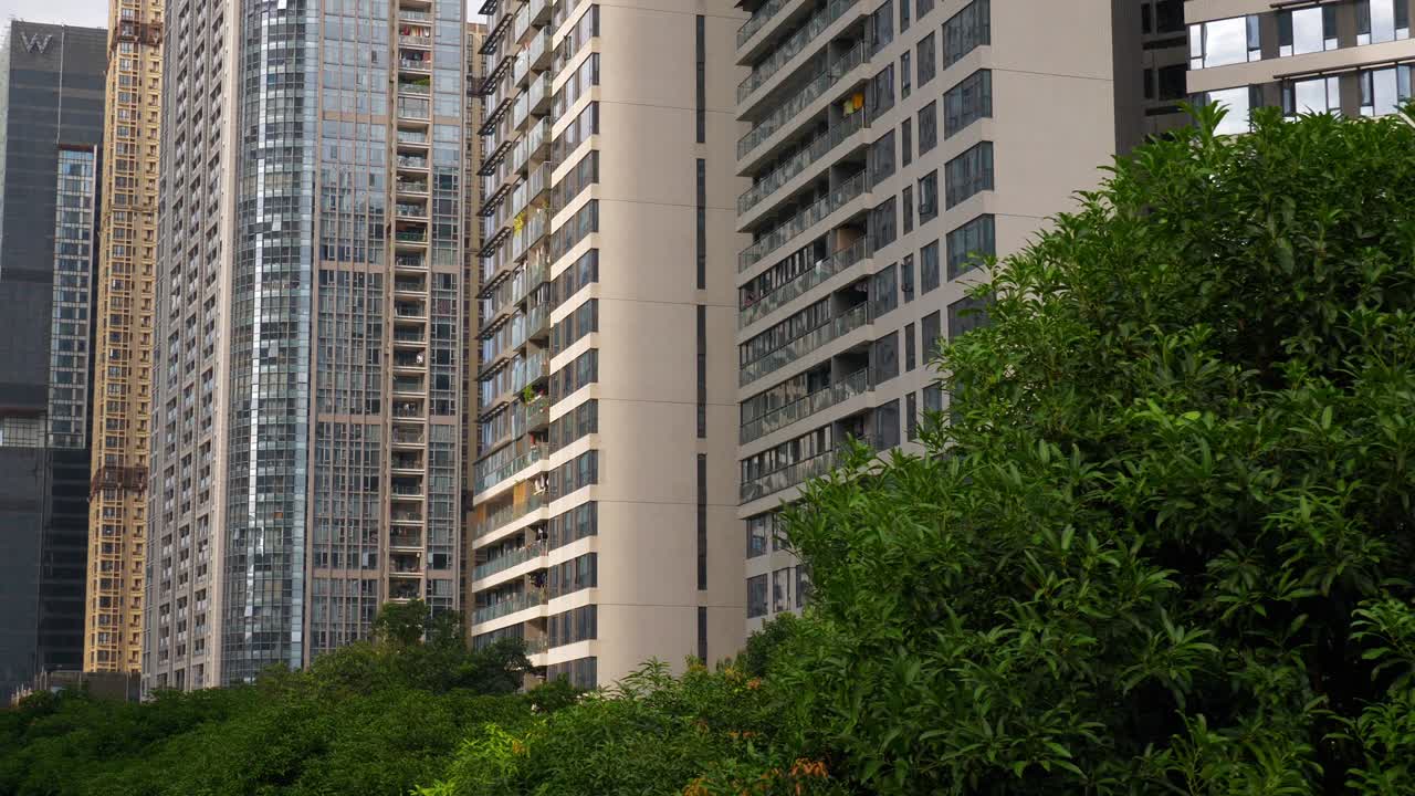 광저우 시내의 초고층 빌딩, 거리 쪽 느린 동영상 파노라마 4k