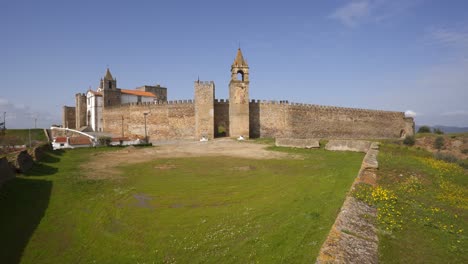 Mourao-castle-in-Alentejo,-Portugal