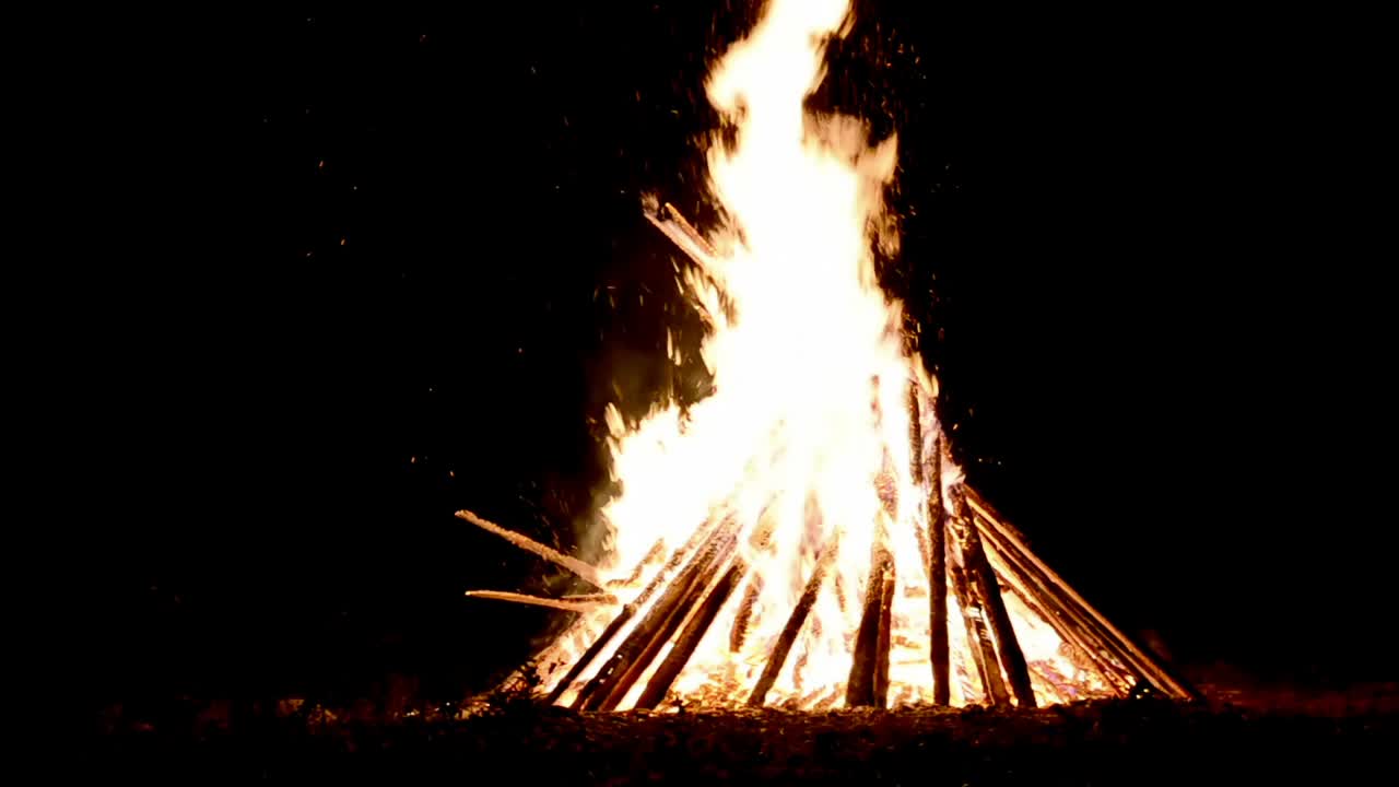 Fiamma. Notte e fuoco