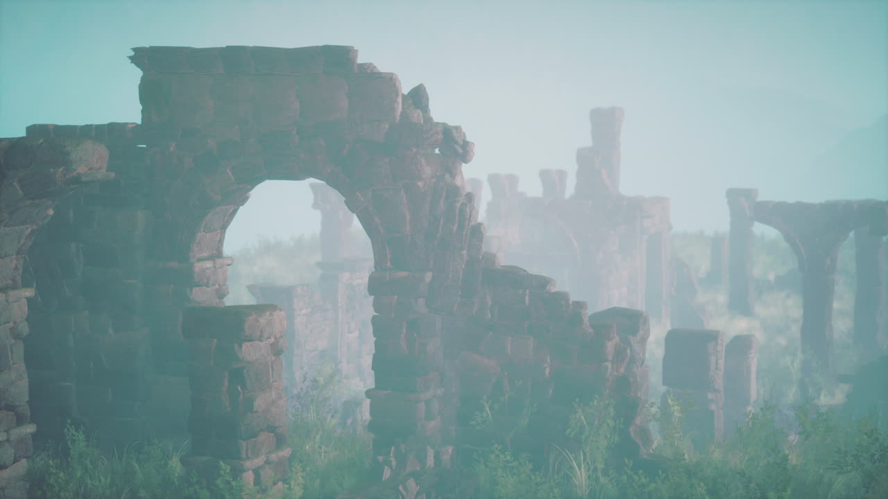 안개 속의 신비한 돌의 폐허