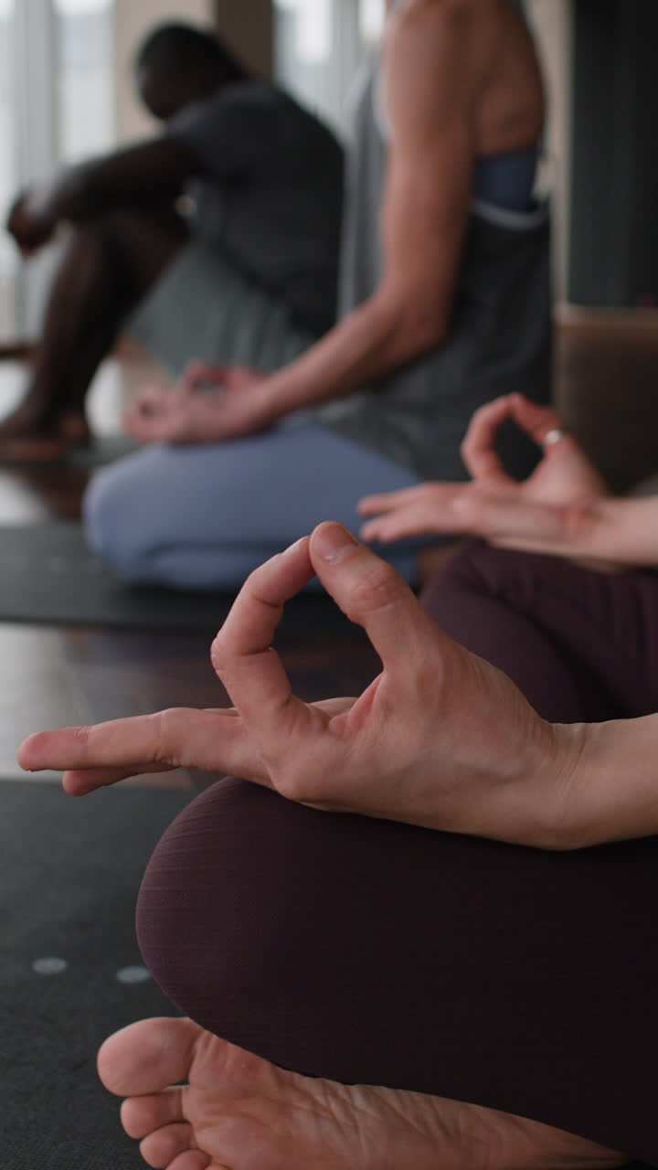 sesión de meditación en grupo