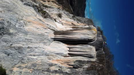 Vista-Aérea-De-La-Cascada-Hierve-El-Agua-En-México-Durante-El-Día