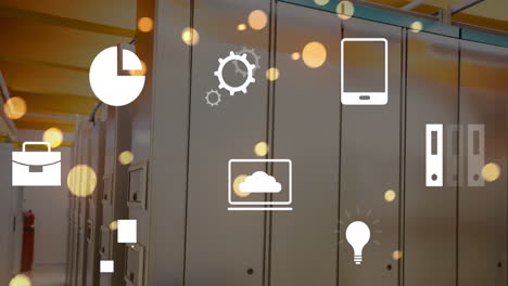 animación de múltiples iconos digitales y brillantes puntos de luz naranja que caen contra la sala del servidor