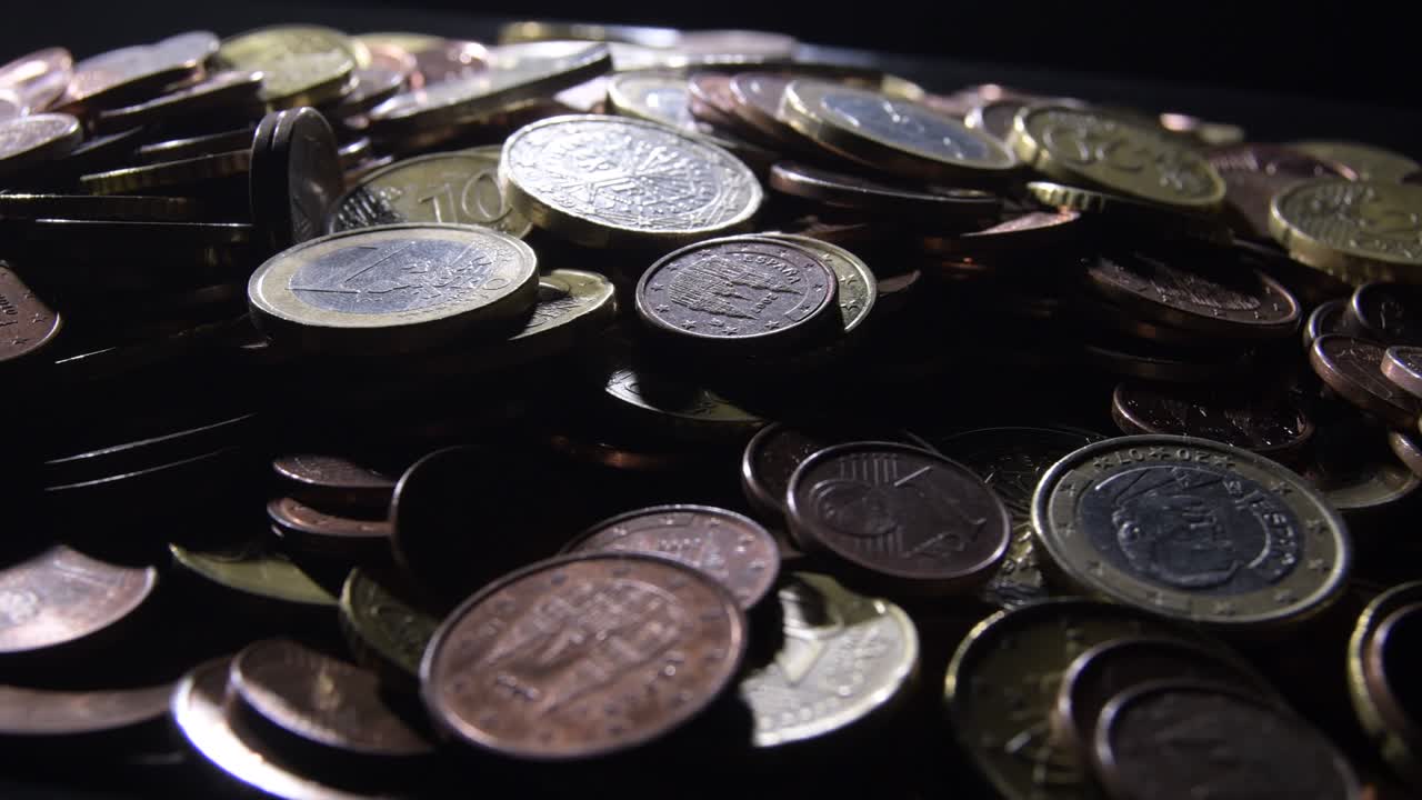 monedas en euros que giran