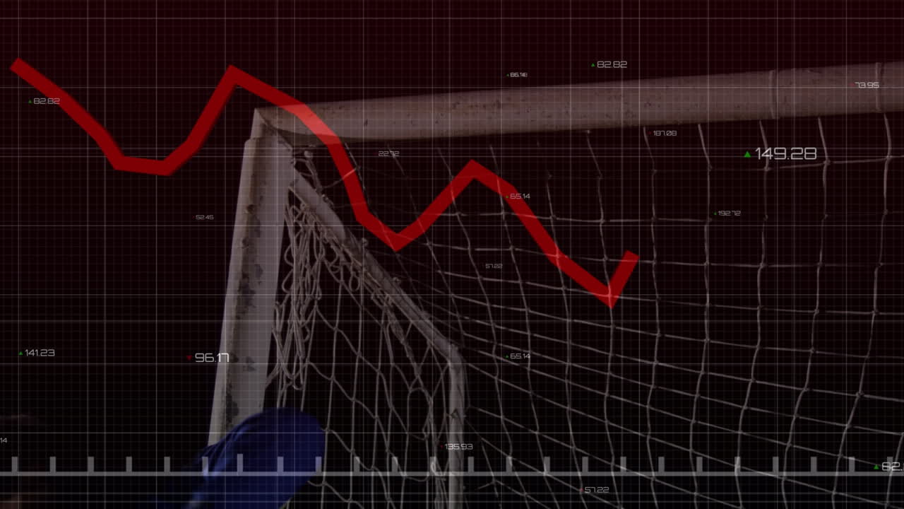 Animazione di grafici e dati su porta e calciatore caucasico allo stadio