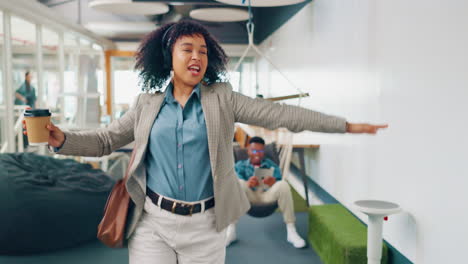 Corporate-black-woman,-dancing