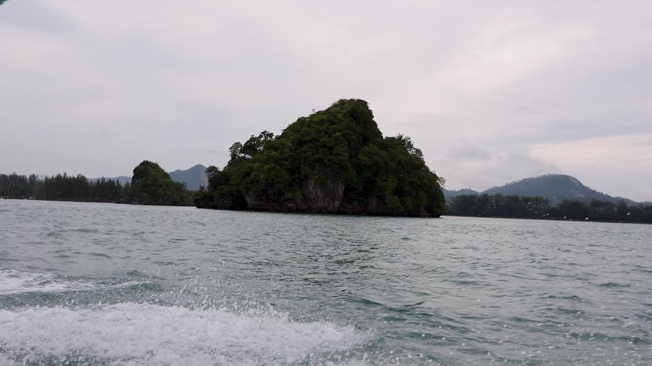 배 에서 볼 수 있는 섬