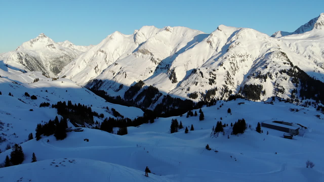 Avusturya, Vorarlberg'deki Lech am Arlberg'in panoramik manzarası