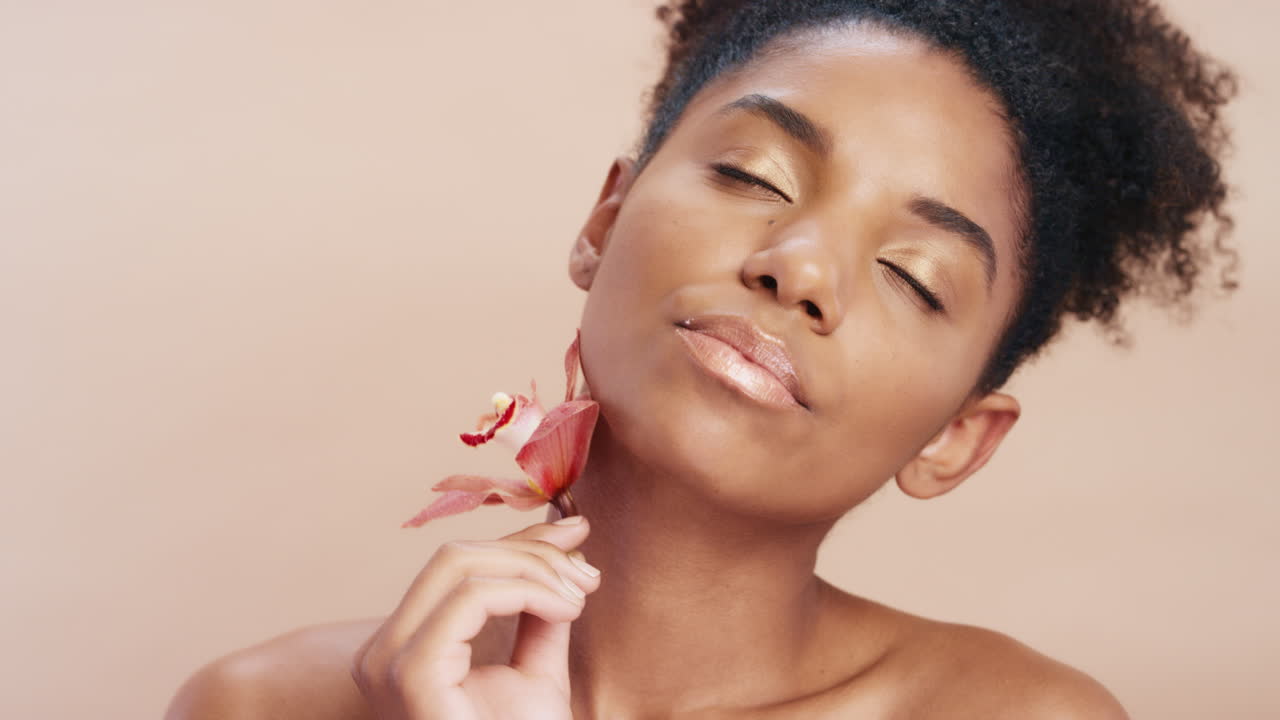 cuidado de la piel, belleza y rostro de la mujer negra