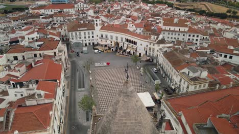 Vista-Aérea-De-La-Plaza-Principal-De-La-Ciudad-De-Elvas,-Portugal