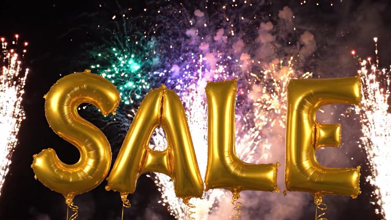 Annuncio di saldi celebrativi con fuochi d'artificio scintillanti sullo sfondo, catturato in un emozionante fotogramma video pieno di energia festiva e colori vivaci.
