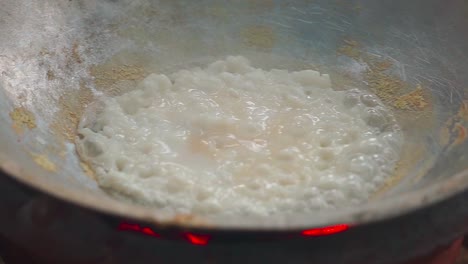 Beginning-of-Kerak-Telor-preparation