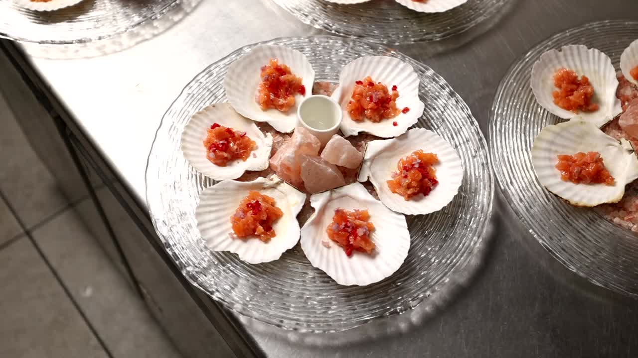 Appetizer of Seared Scallops with Salmon Salsa