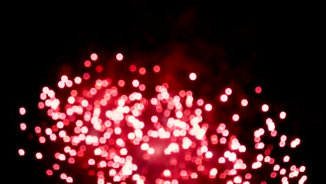 el colorido espectáculo de fuegos artificiales en el cielo nocturno fuera de enfoque efecto tiro abstracto, año nuevo y celebración de navidad fiesta espectáculo festival
