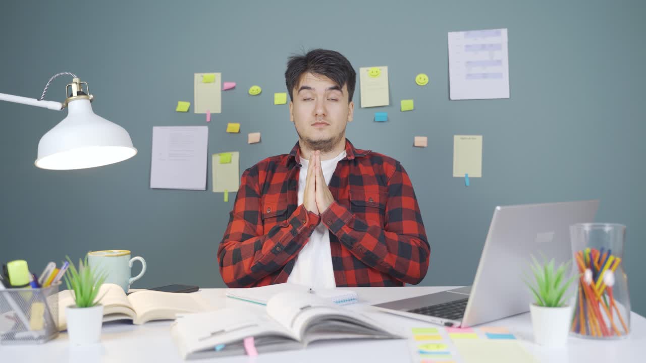 트랜스젠더 남성 학생.