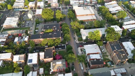 Overlooking-the-Historic-Fan-District-and-Downtown-Richmond,-Virginia-|-Aerial-View-Panning-Up-|-Summer-2021