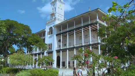 an old colonial building in stone town zanzibar