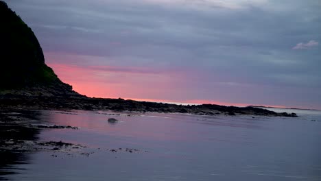 La-Noche-De-Verano-Cae-Sobre-El-Círculo-Polar-Norte-En-Un-Hermoso-Paisaje