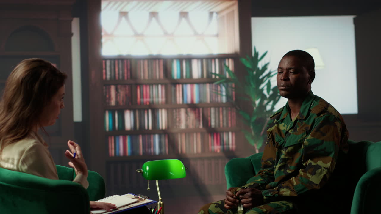 sesión de terapia con un veterano militar