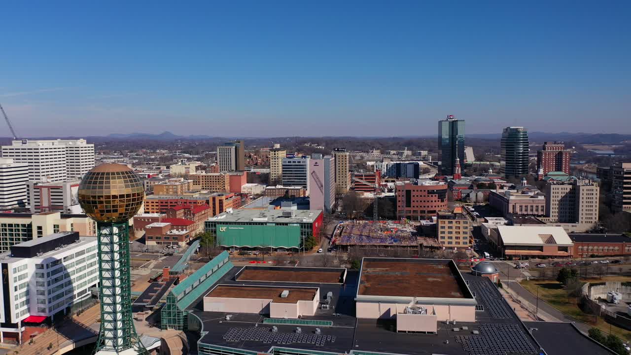 centro de knoxville tennessee en un día soleado de invierno