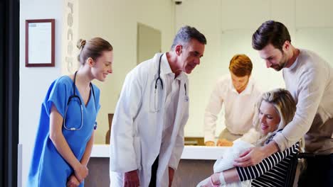 Doctors-and-patient-interacting-with-each-other