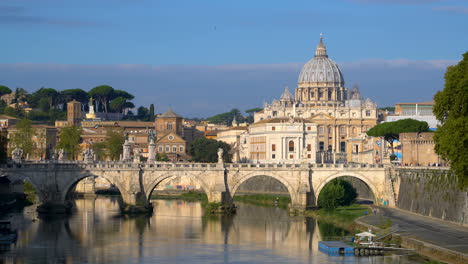 Horizonte-De-Roma-Con-La-Basílica-De-San-Pedro-Del-Vaticano