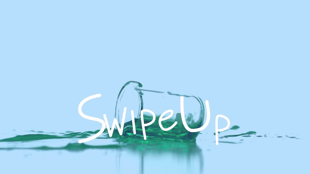 녹색 반응제로 떨어지는 유리 위로 스와이프하는 애니메이션