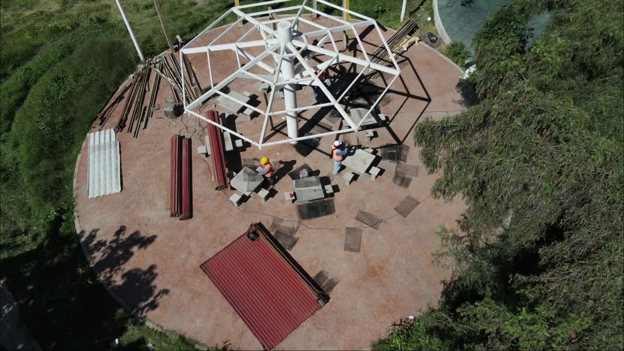 멕시코 도시 공원 건설 과정의 드론 샷, 4k 비디오