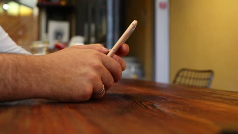 Using-Mobile-Phone-At-Restaurant