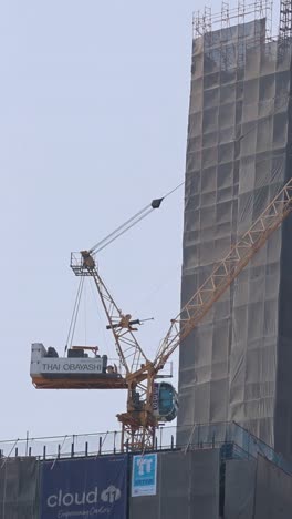 time-lapse of a skyscraper under construction