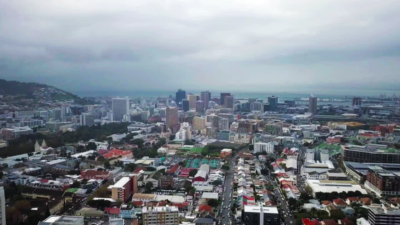 It's a cloudy day in the city