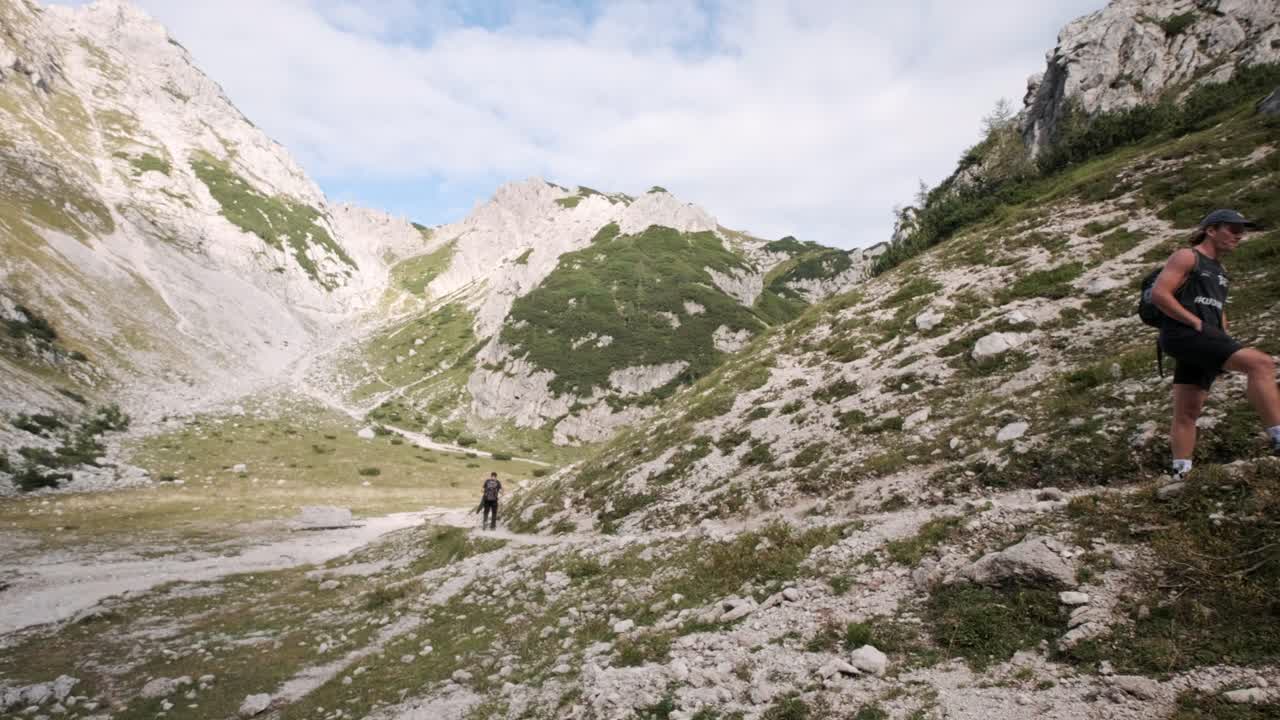 senderismo por los alpes julianos en el parque nacional triglav en eslovenia