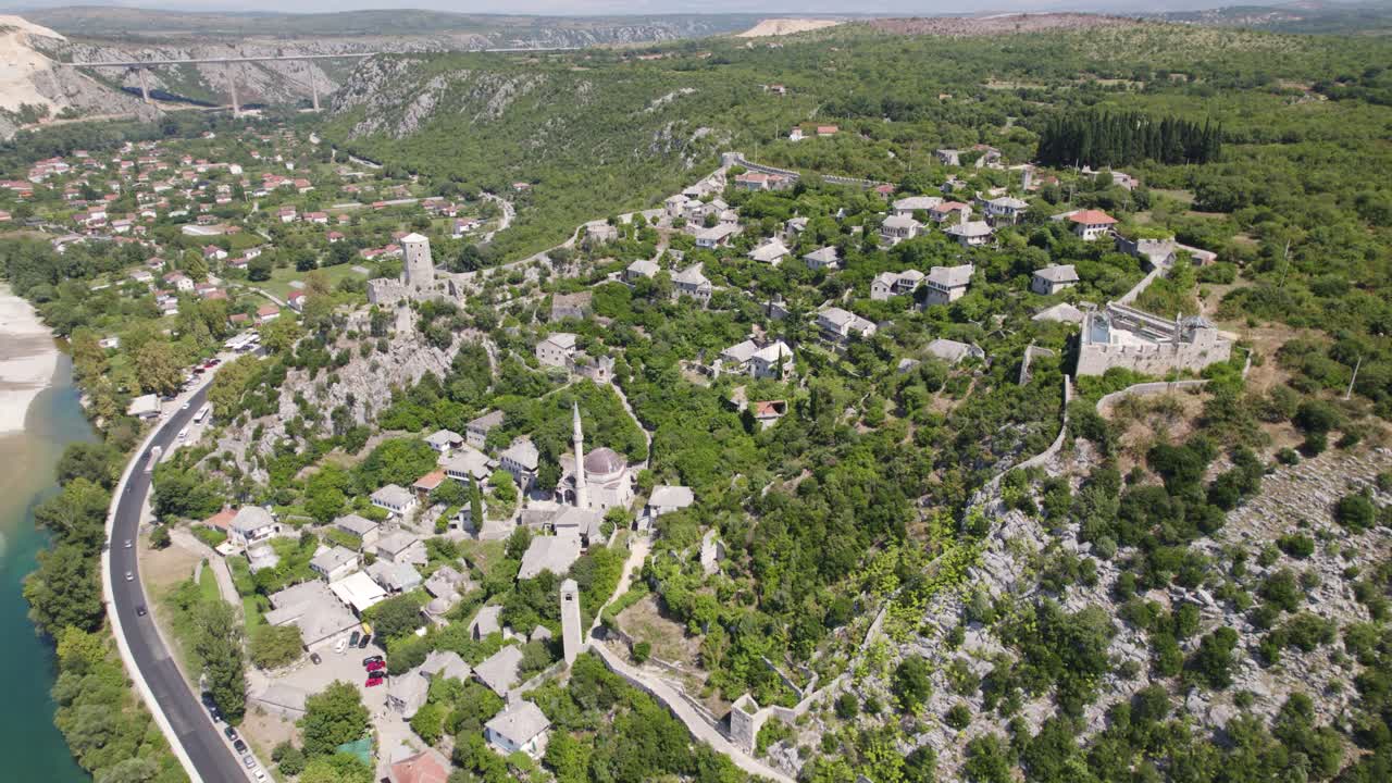 Vista aérea del pueblo de Počitelj, Bosnia y Herzegovina