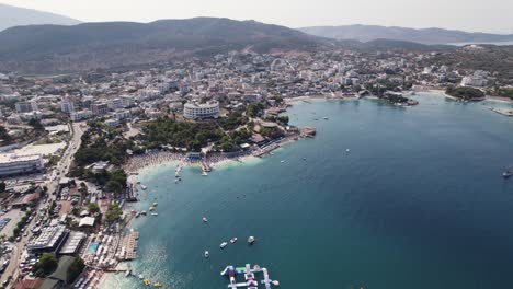 Vista-Aérea-De-La-Impresionante-Riviera-Ksamil-En-Albania