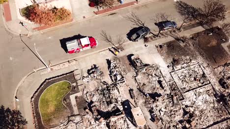 impactante vista aérea de la devastación del desastre del incendio de santa rosa tubbs 2017 18