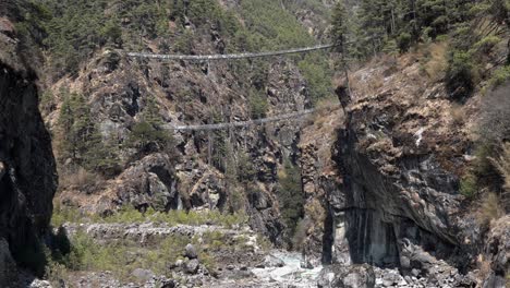 the tensing hillary swinging bridges on the way to everest base camp