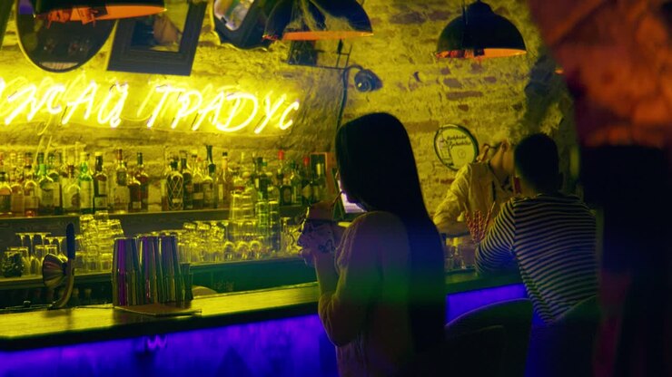 una serata in un bar elegante